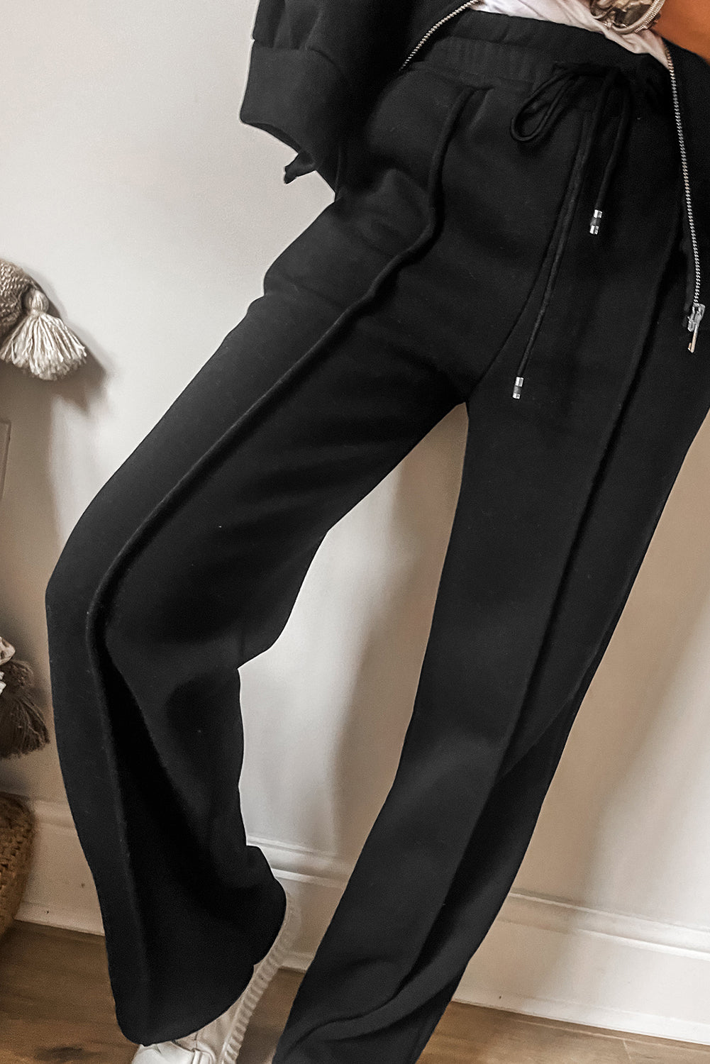 Black Solid Seamed Zipper Jacket and Drawstring Waist Trousers Set