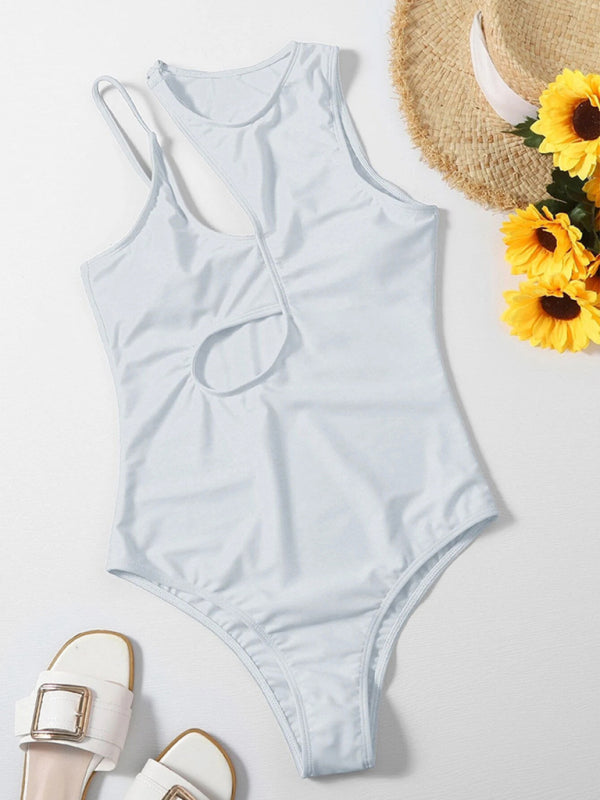 One shoulder Swimsuit Cut-out Detail