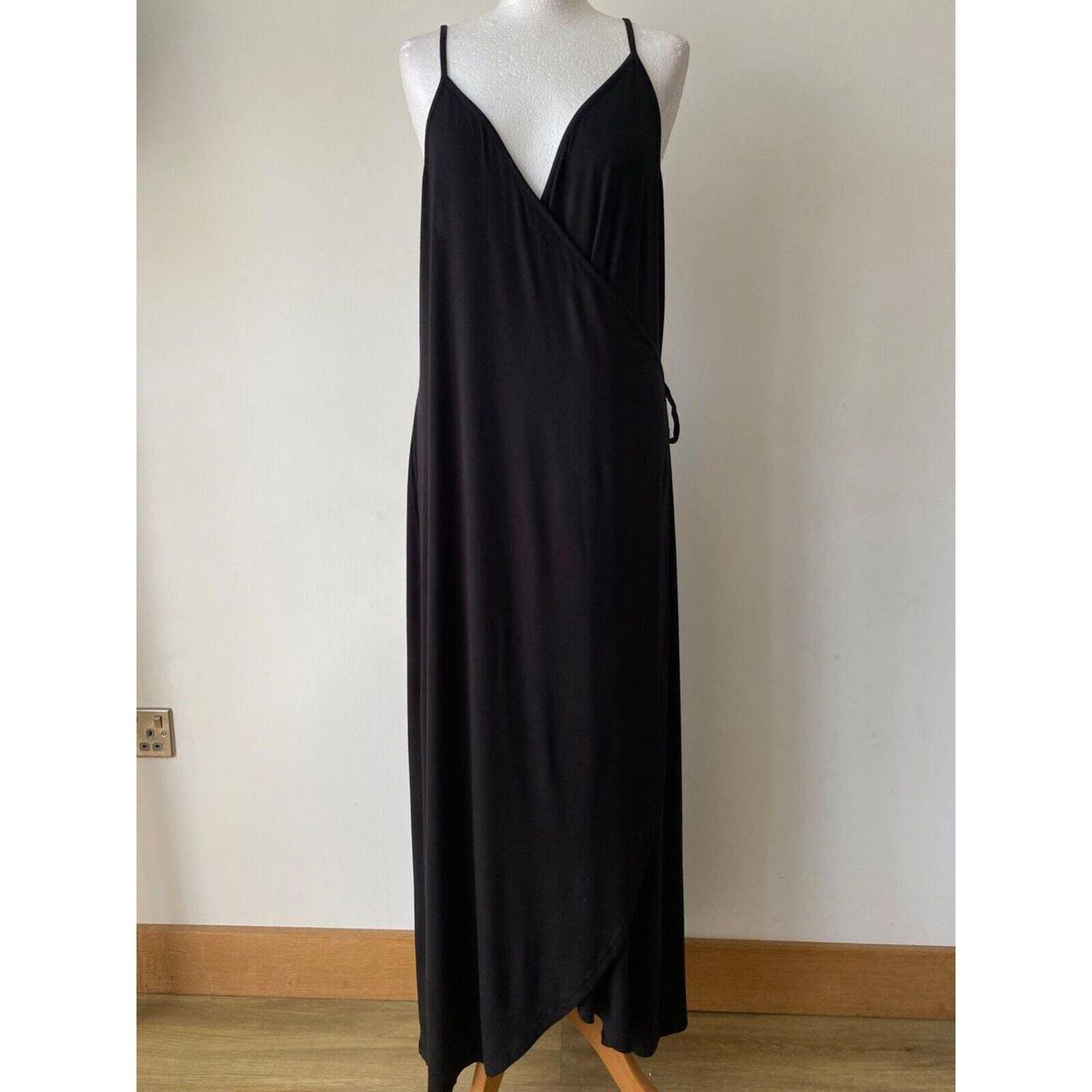 V By Very Black Wrap Midi Dress Size: 16 - BB Fashion Outlet