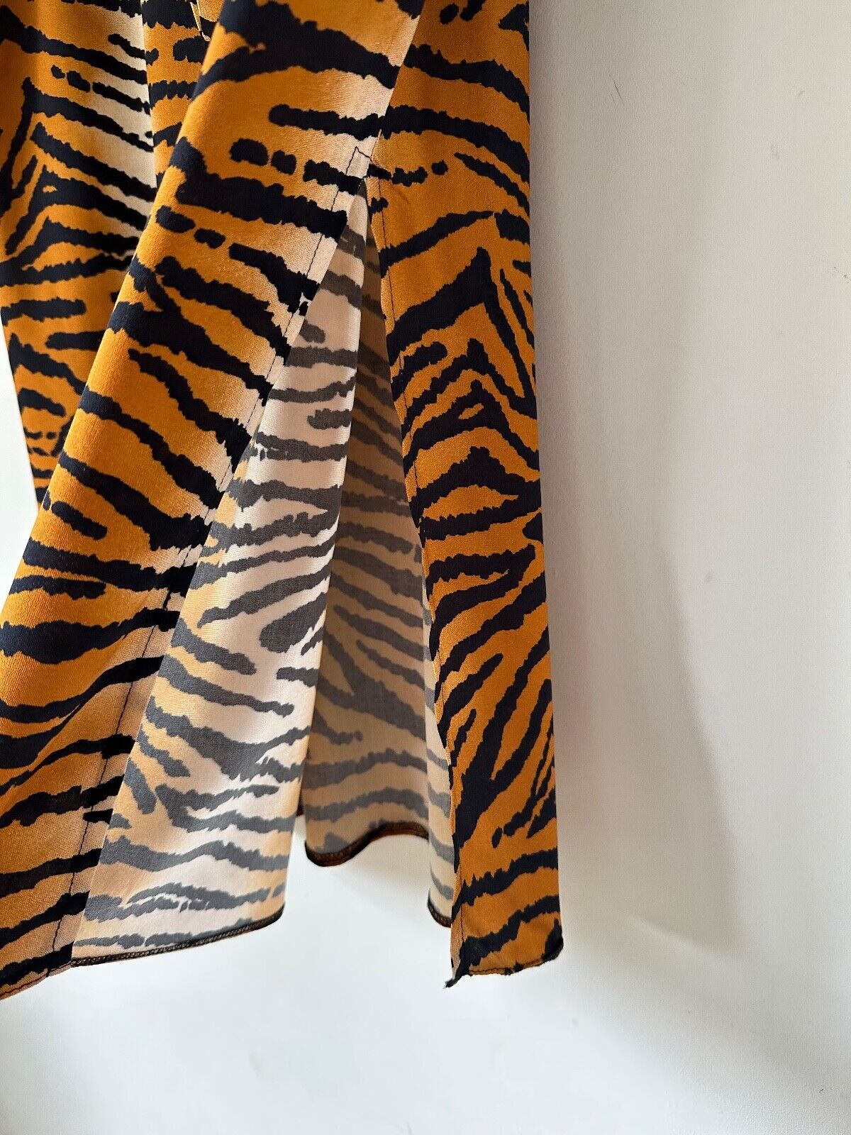 Dorothy Perkins Tiger Print Skirt Size 12 Side Slits Elastic Waist