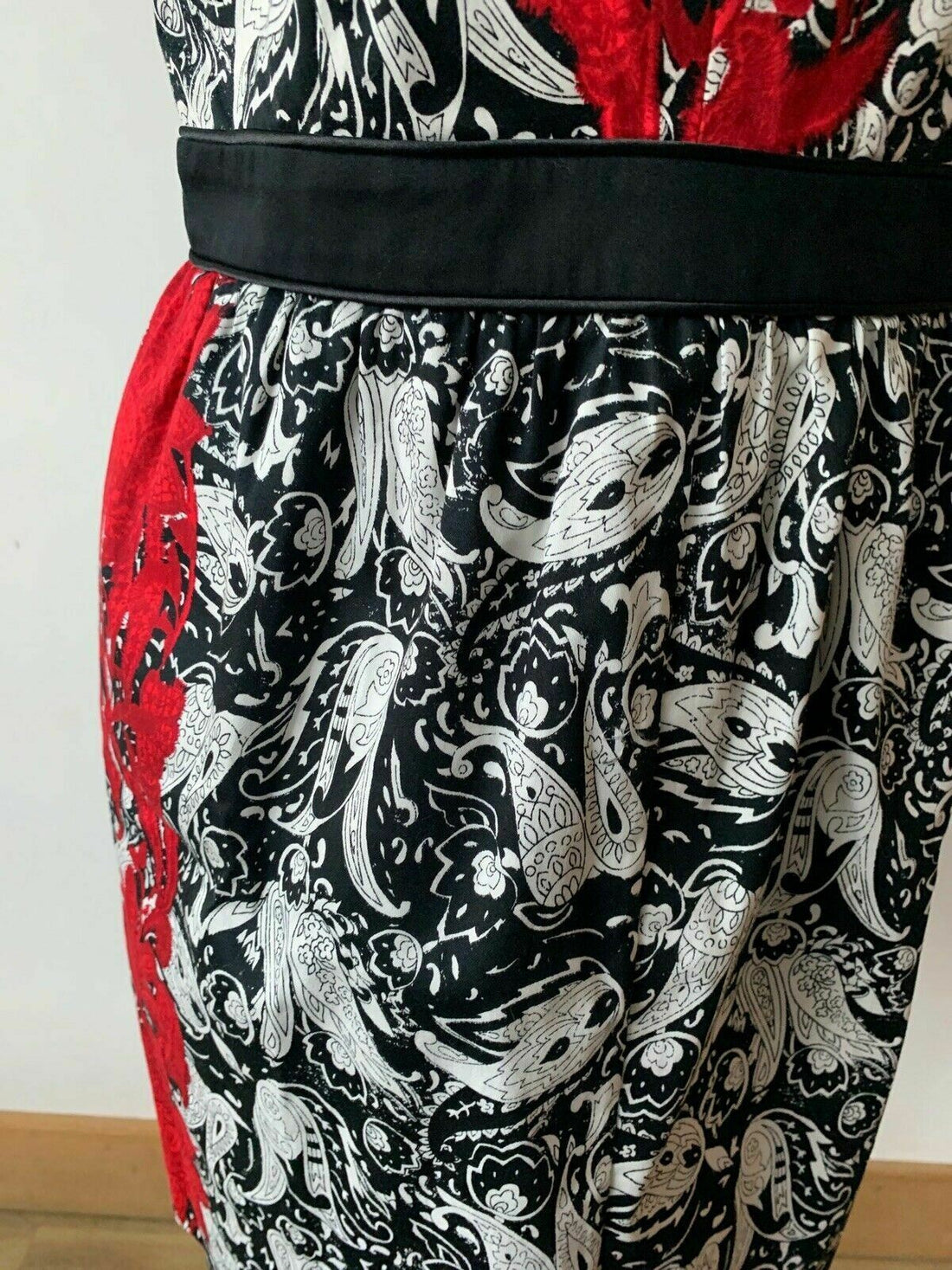 Warehouse Paisley Dress Size 12 Black White Red Black Band Sleeveless - Beagle Boutique Fashion Outlet