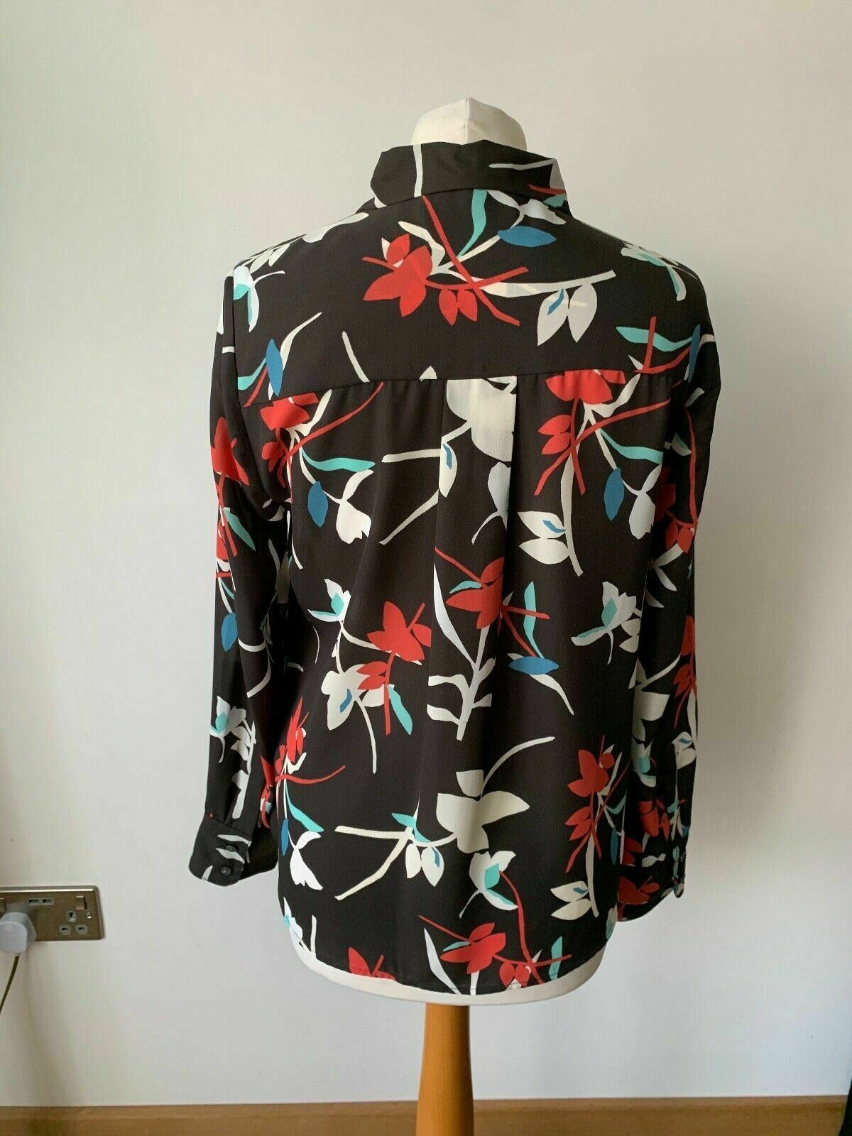 M&S Brown Lightweight Long Sleeve Shirt Floral Pattern Size 8 NEW - BB Fashion Outlet