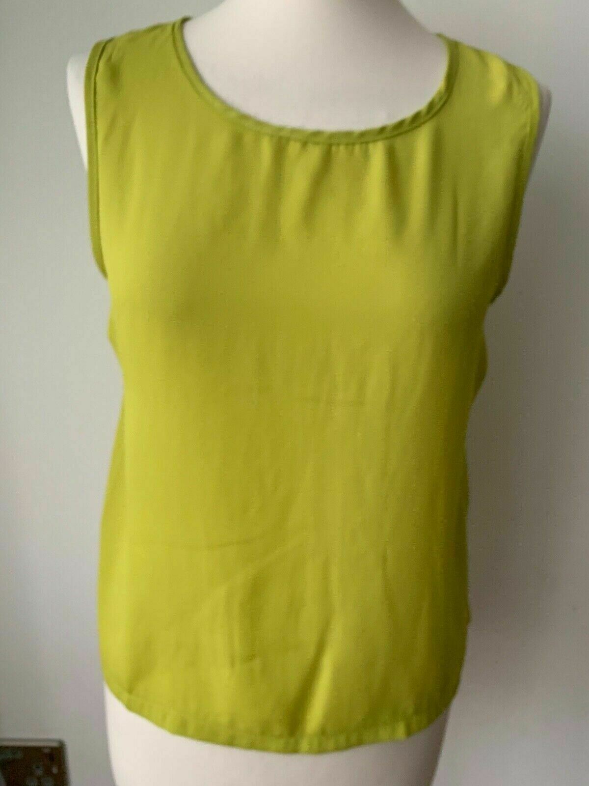 New Look Cameo Rose Sleeveless Top Size 10 Button up on the back