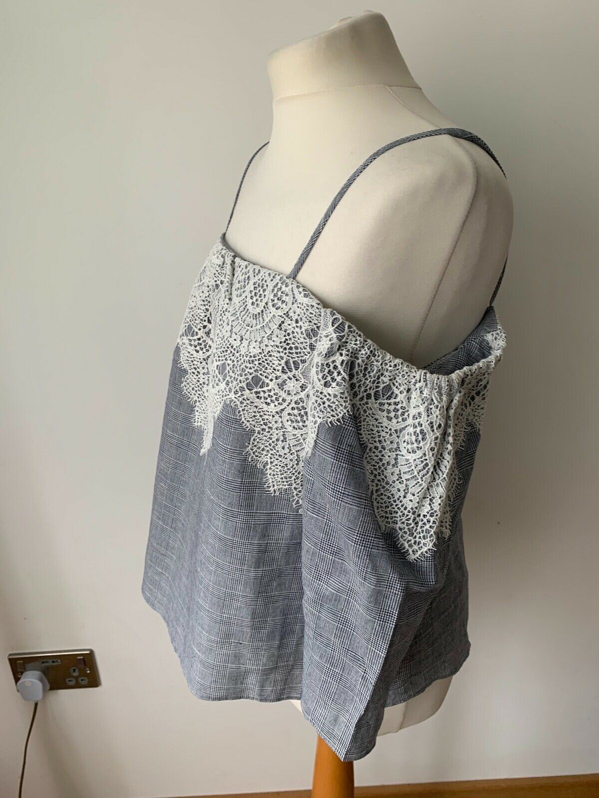 Zara Off the shoulder Linen Cotton mix Check Top with lace Size XS