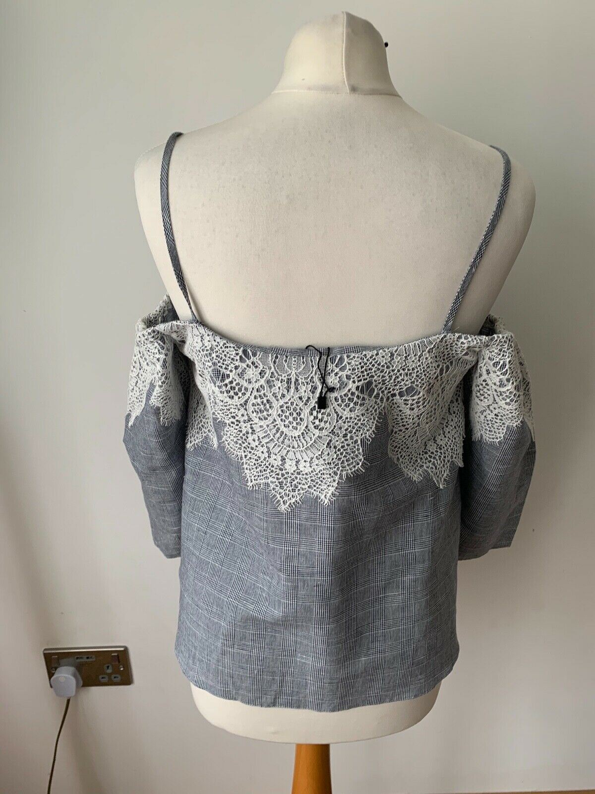 Zara Off the shoulder Linen Cotton mix Check Top with lace Size XS