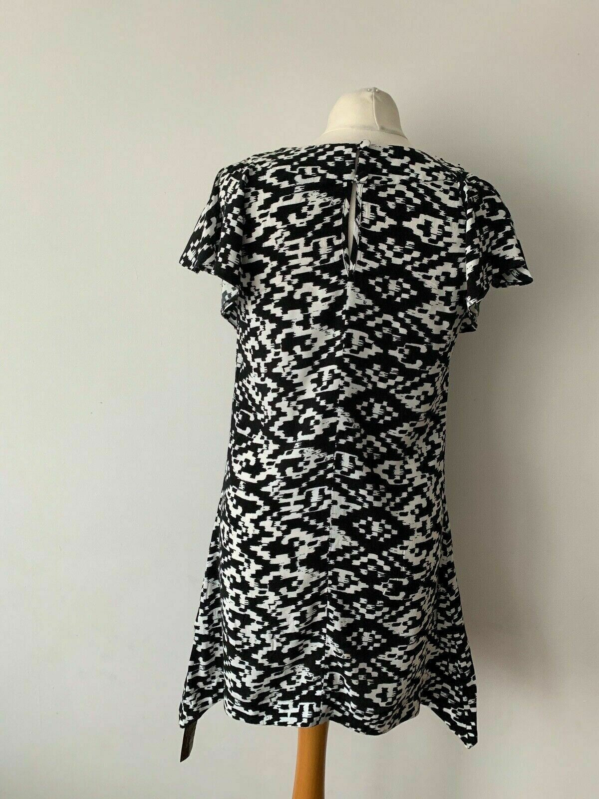 Star By Julian Macdonald Black White Dress Size 10 Hanky Hem - Beagle Boutique Fashion Outlet