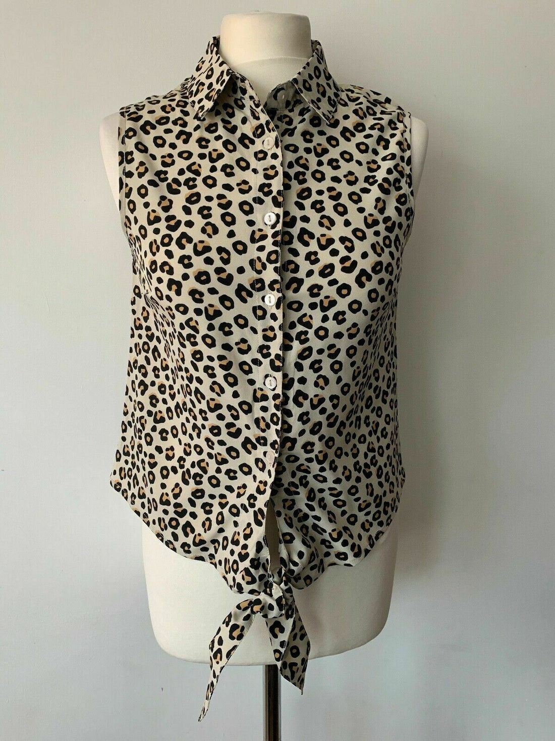 Brave Soul sleeveless shirt with tie front Animal Print Size S - Beagle Boutique Fashion Outlet