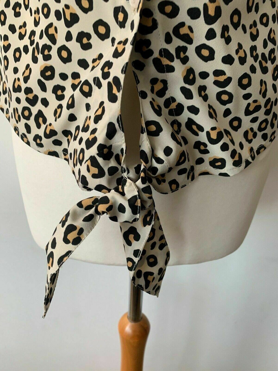 Brave Soul sleeveless shirt with tie front Animal Print Size S - Beagle Boutique Fashion Outlet