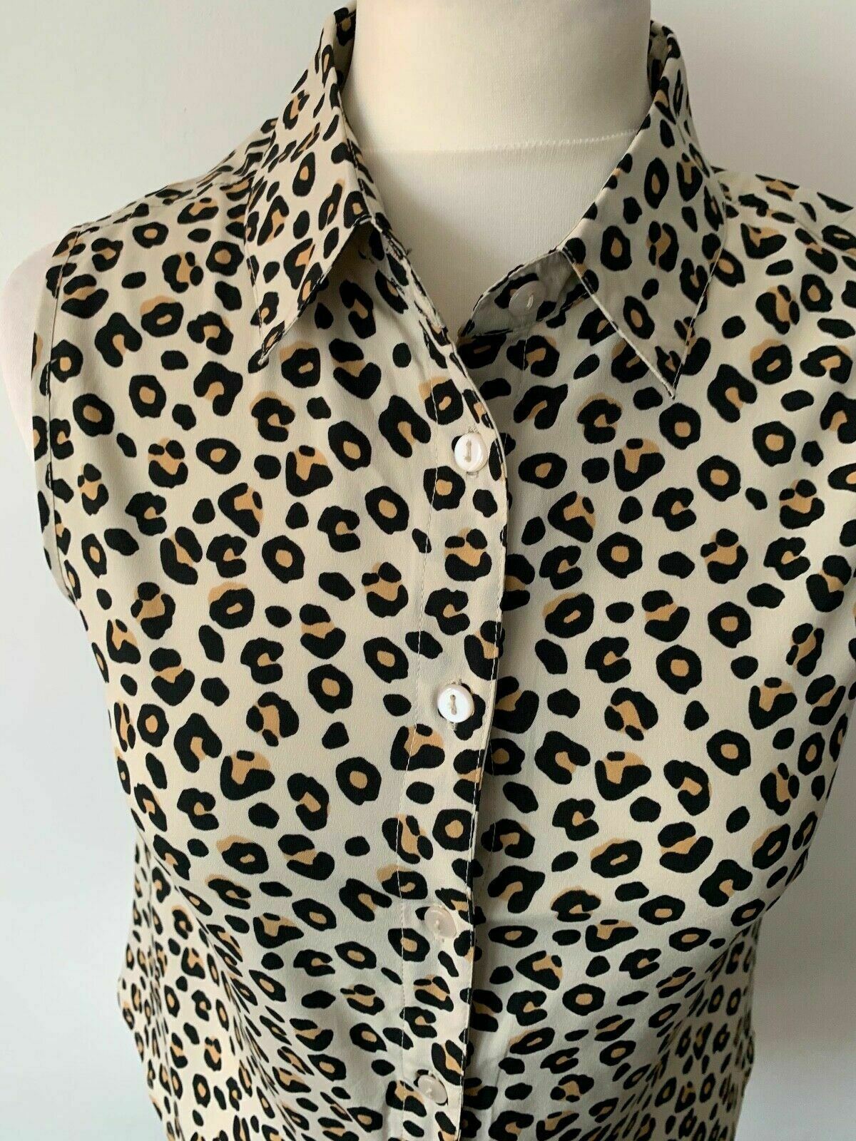 Brave Soul sleeveless shirt with tie front Animal Print Size S - Beagle Boutique Fashion Outlet