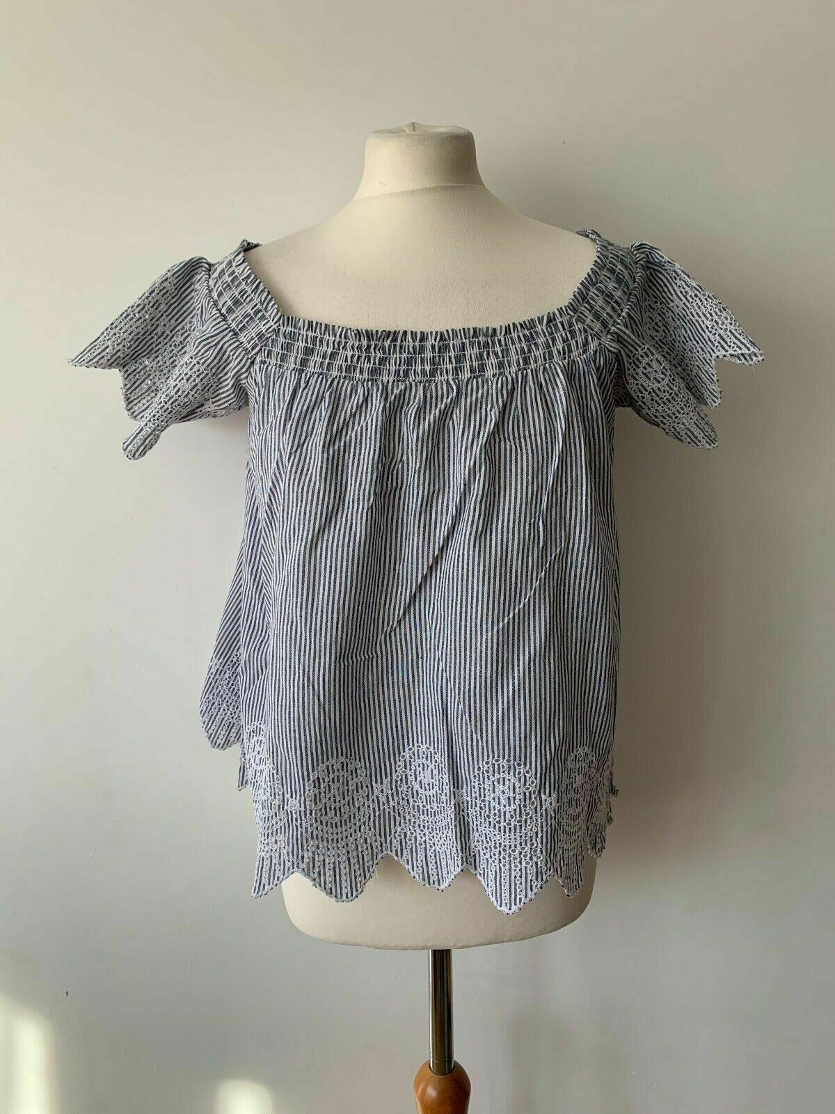 Brave Soul Broderie Anglaise Blouse Size S Elasticated Square Neck scallop hem - Beagle Boutique Fashion Outlet