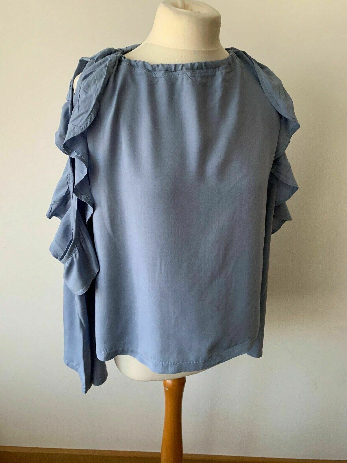 Boohoo Olivia Oversized Ruffle Woven Cold Shoulder Top Blue Size 12 Open Back