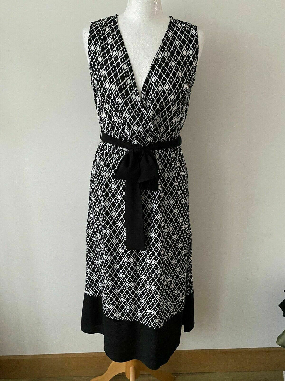 Anna Field Black & White Dress Size 8 Diamond Pattern Geometric Monochrome - Beagle Boutique Fashion Outlet