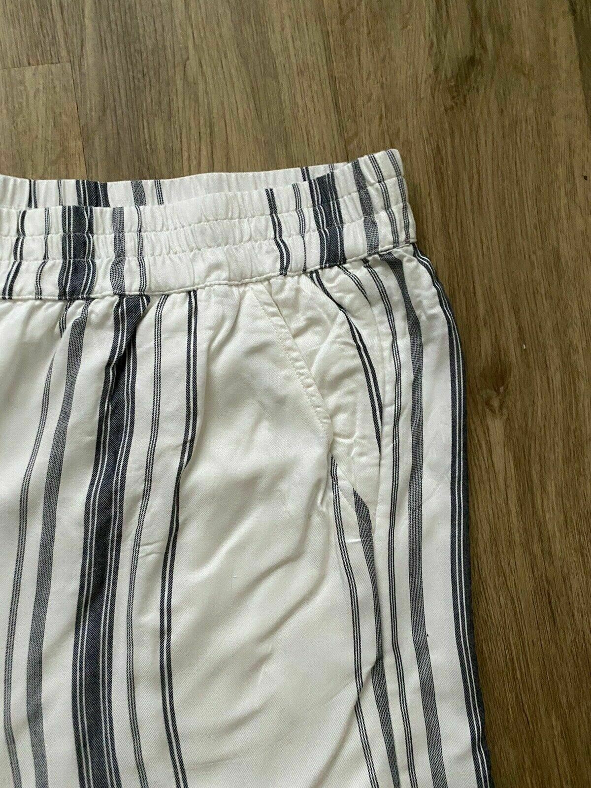 JUNAROSE Striped Shorts Size 22 UK Elasticated Waist