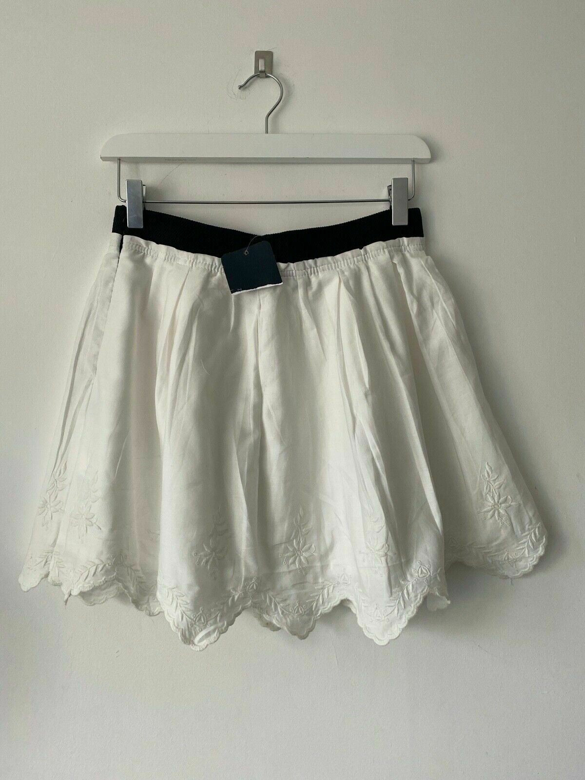 Zara White Mini Skirt Size XS 6 - 8 UK  Embroidered Pattern Zigzag hem