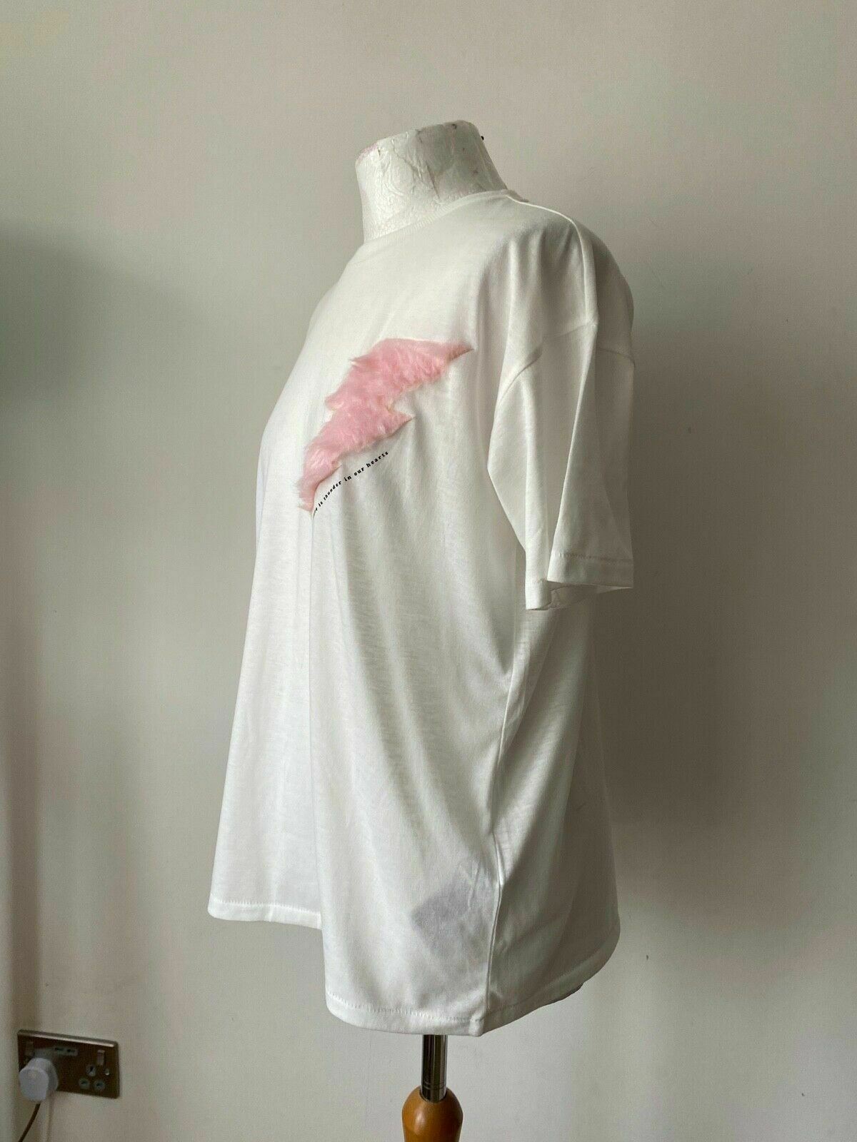 ONLY White T-Shirt With Pink Furry Lightning Box Motif Size M Pit to Pit 21"