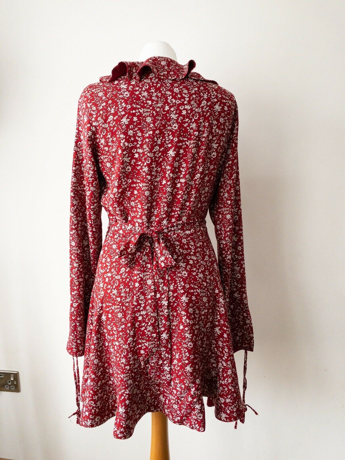 Seven Wonders Florence Wrap Dress Red Print Size 10