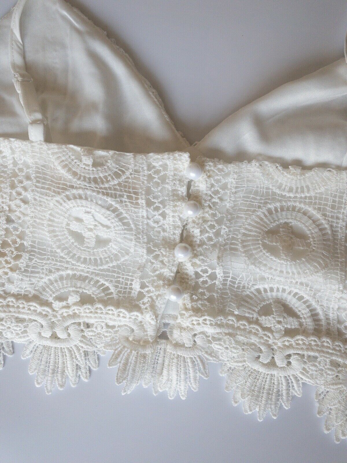 Umenda Crochet Layered Crop Top Size 10 Pearl Button Detail