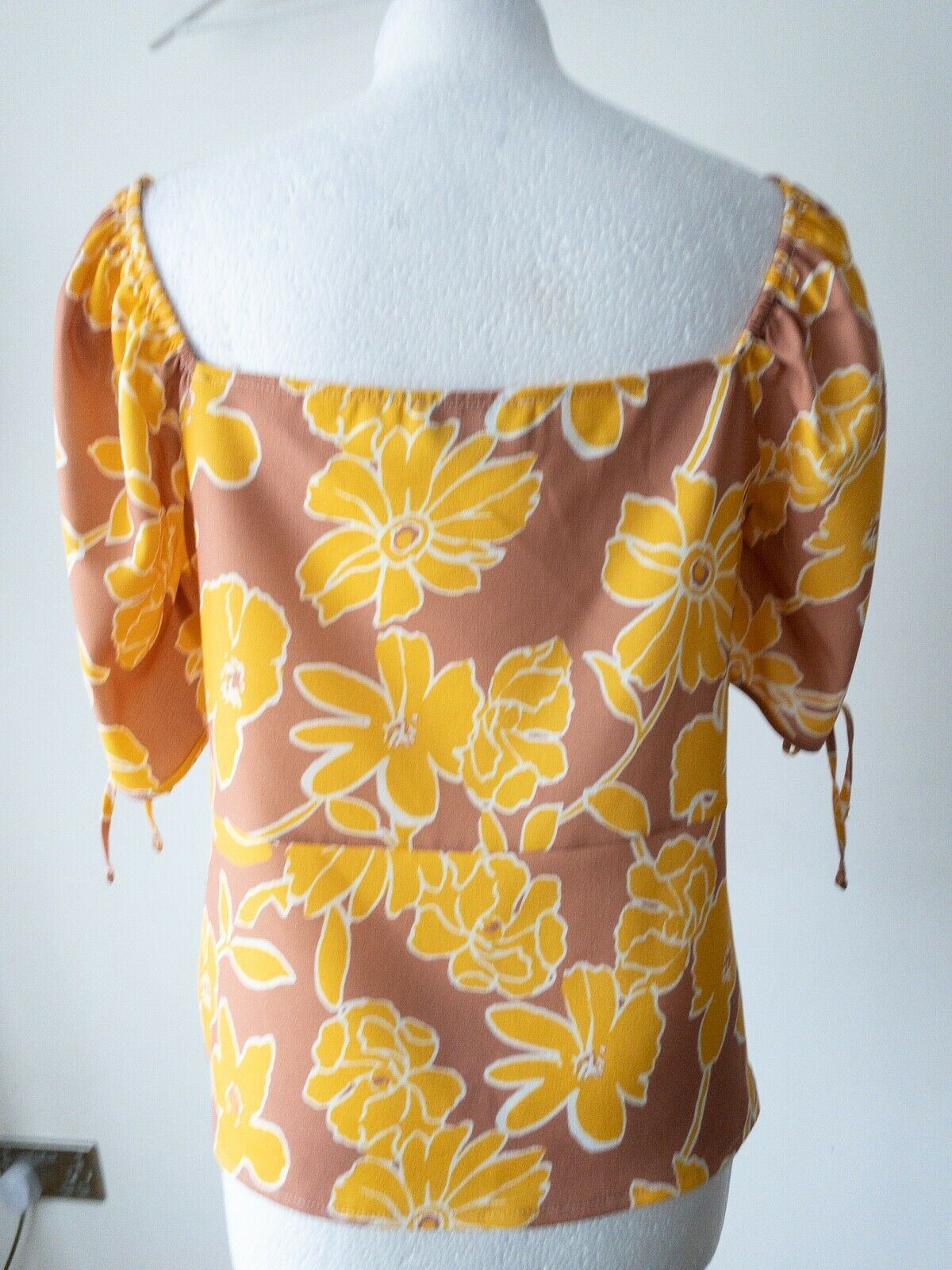Yellow and Brown Floral Blouse V-Neck Size 10 Vintage Retro Print