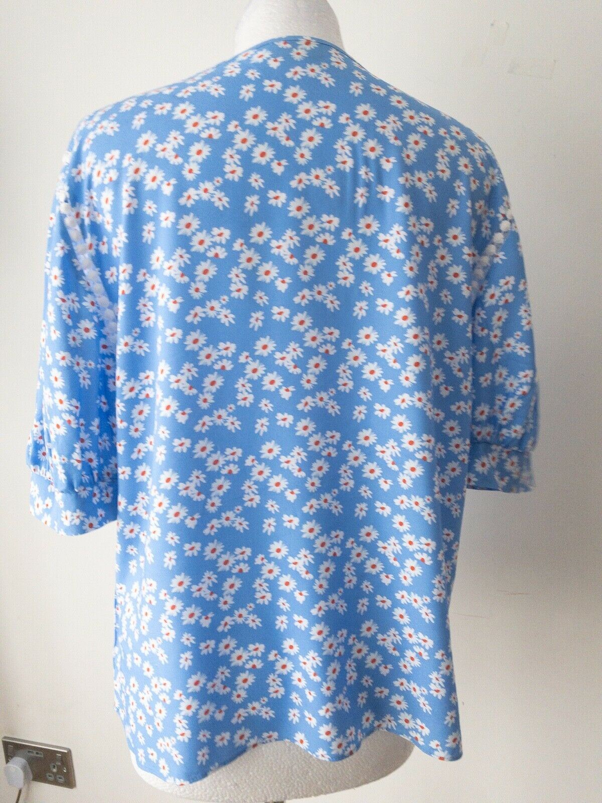 Cornflower Blue Floral Top Size 10 Cut out Detail top of arms - Beagle Boutique Fashion Outlet