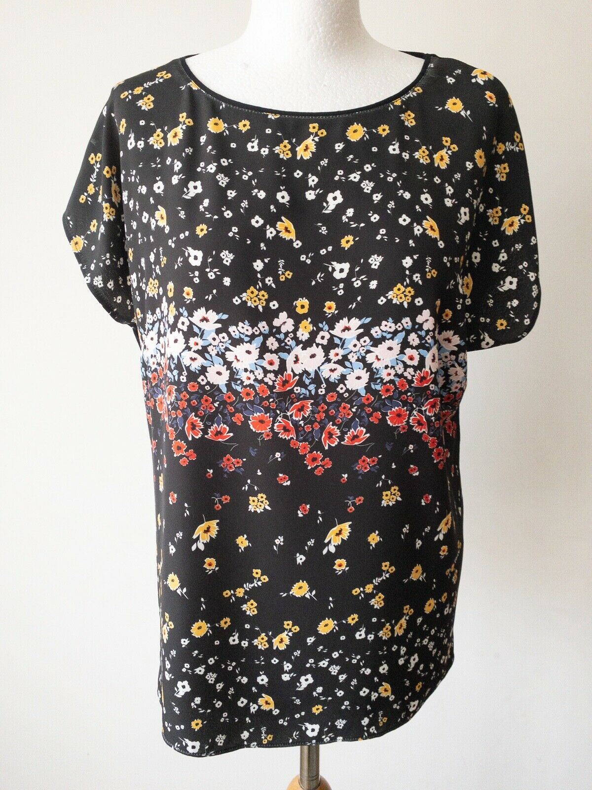 Black Floral Contrast T-Shirt Size 10