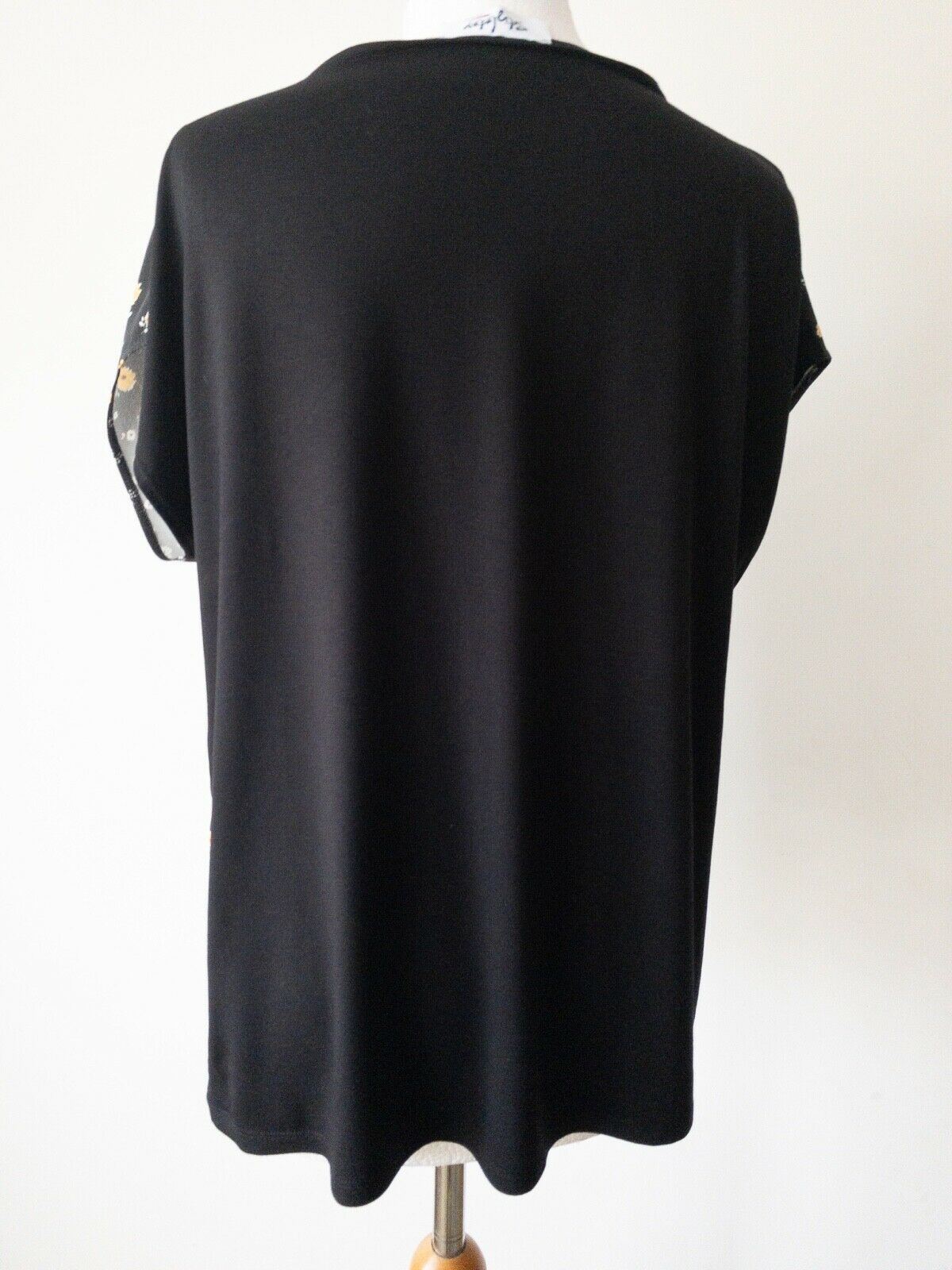 Black Floral Contrast T-Shirt Size 10