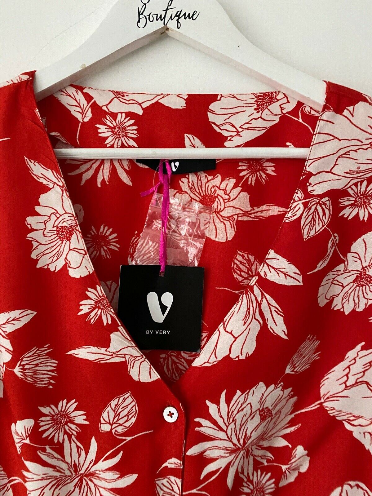 Very Red White Floral Collarless Blouse Size 8