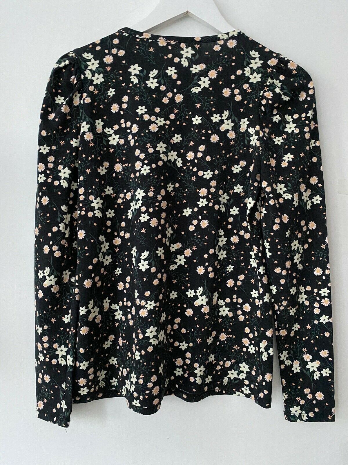 Very Ditsy Floral Long Sleeve T-Shirt Size 10 - Beagle Boutique Fashion Outlet