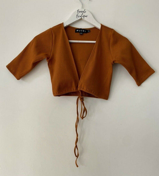 MOTEL Liena Plunge Neckline Crop Top Rib Dark Tan Size XS 8 - Beagle Boutique Fashion Outlet