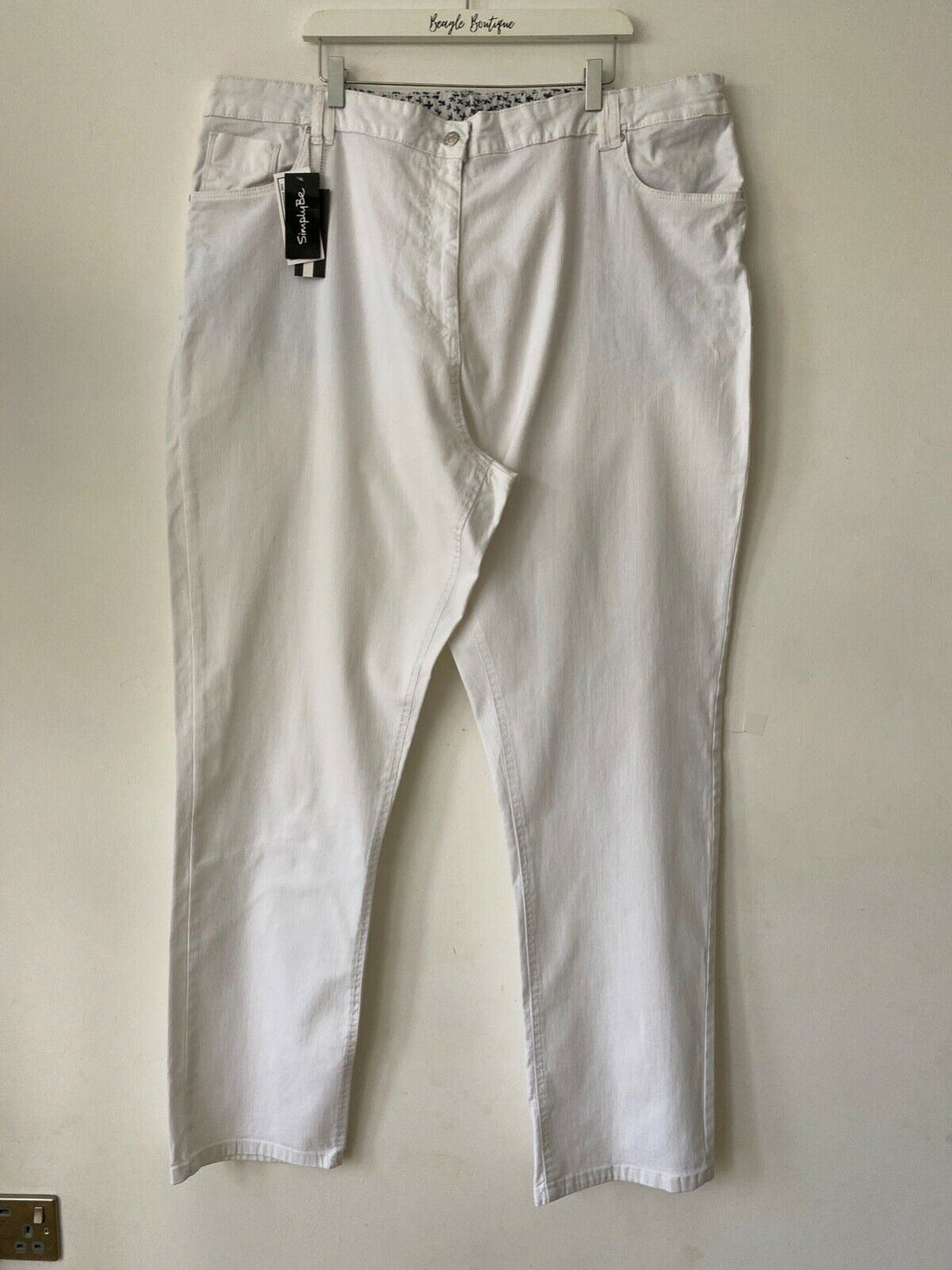 Simply Be Elle Straight White Jeans Size 26 - Beagle Boutique Fashion Outlet