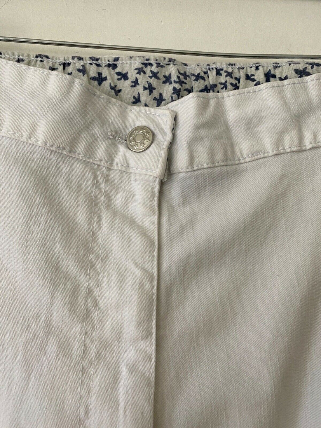 Simply Be Elle Straight White Jeans Size 26 - Beagle Boutique Fashion Outlet