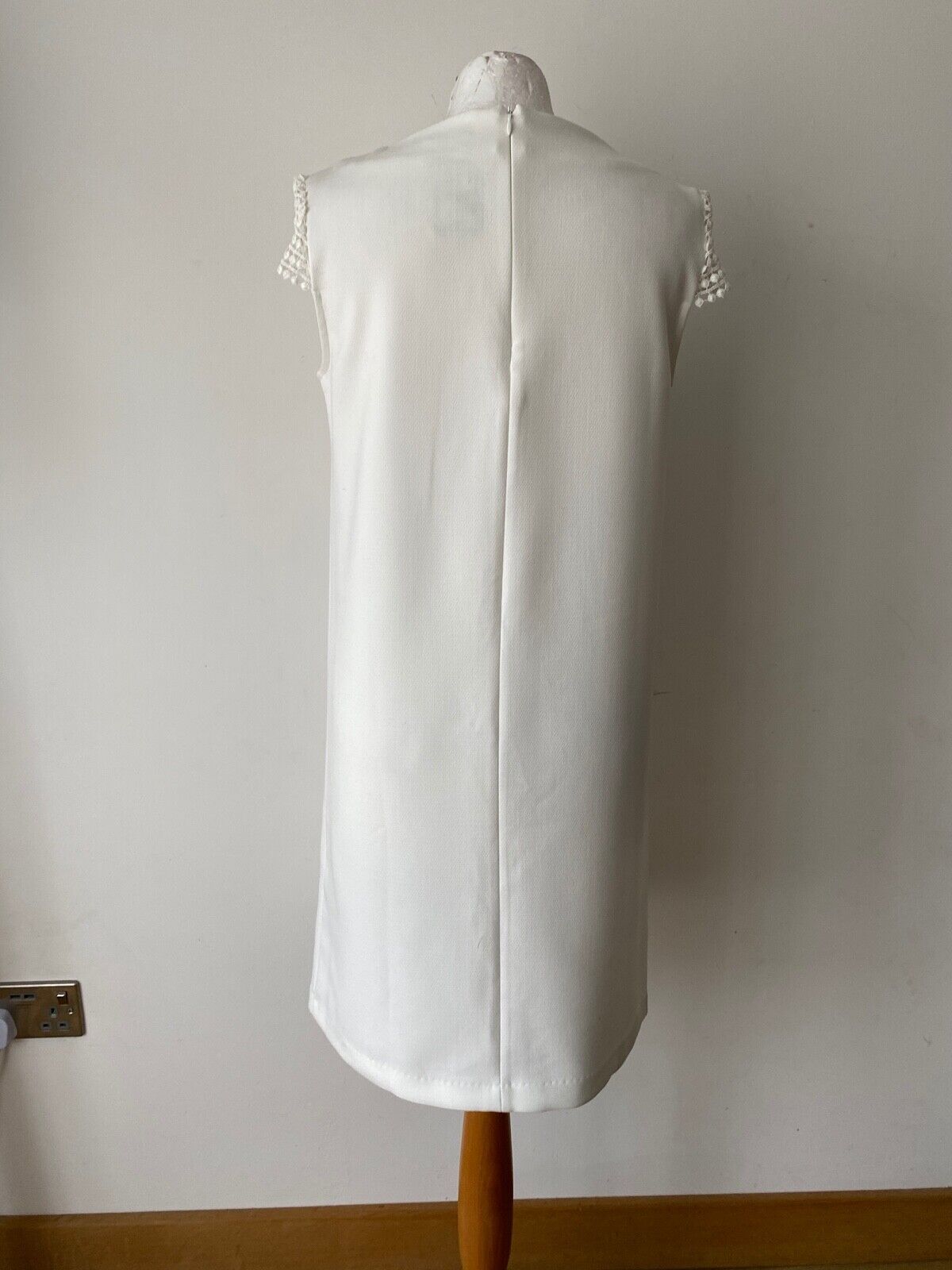 La Redoute edition Off White Shift Dress Size 10 Chrochet Cap Sleeve