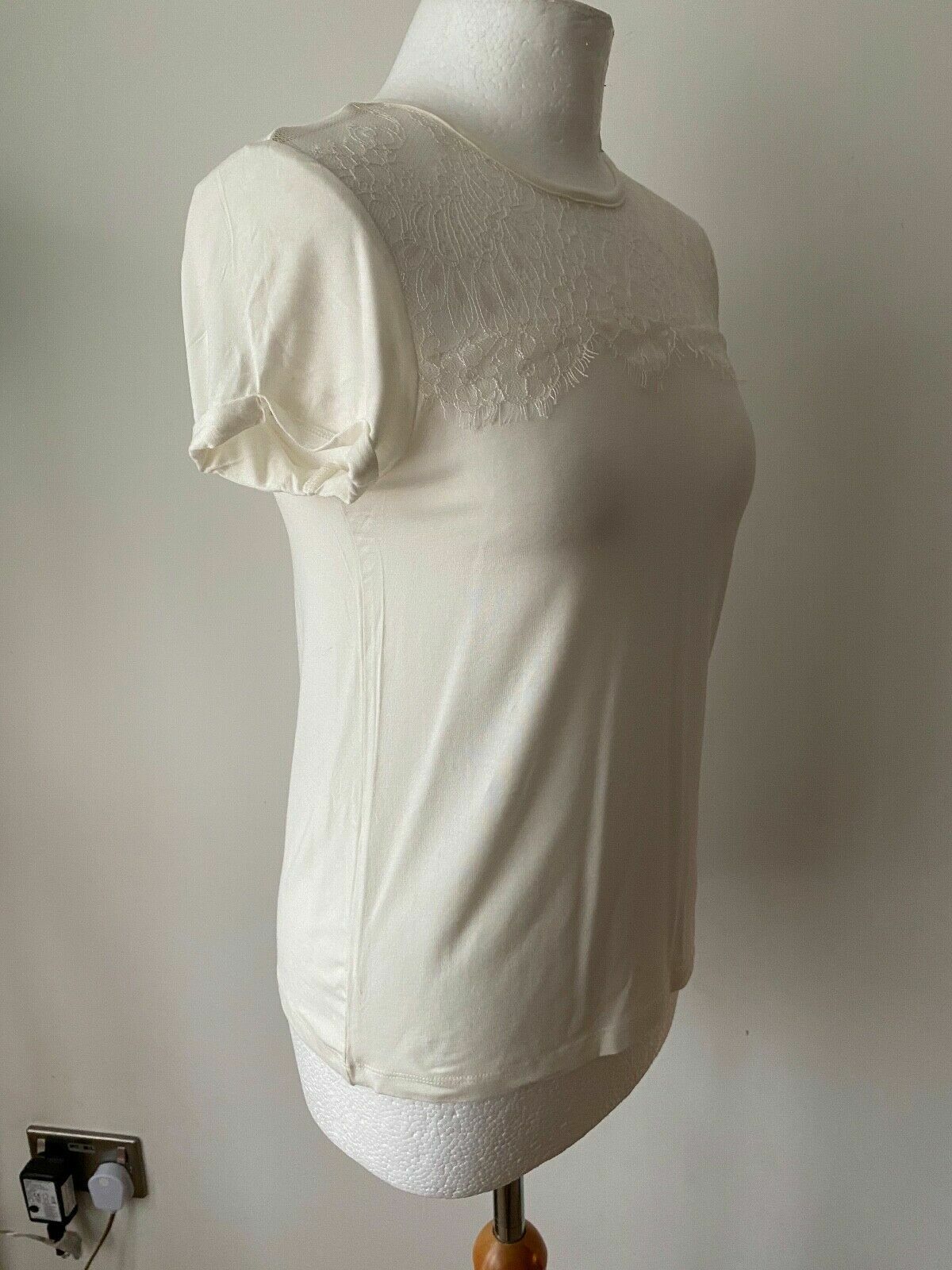 even&odd Lace Contrast Tee Size S Cloud Dancer - BB Fashion Outlet