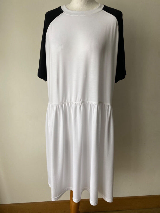 Missguided Plus Full Skirt Contrast Dress Size 20 White and Black Sleeves